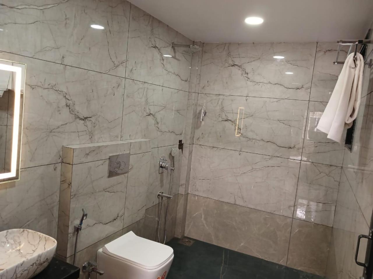 לונבלה Lavish Villa - 3 Bhk Pool With Lawn מראה חיצוני תמונה